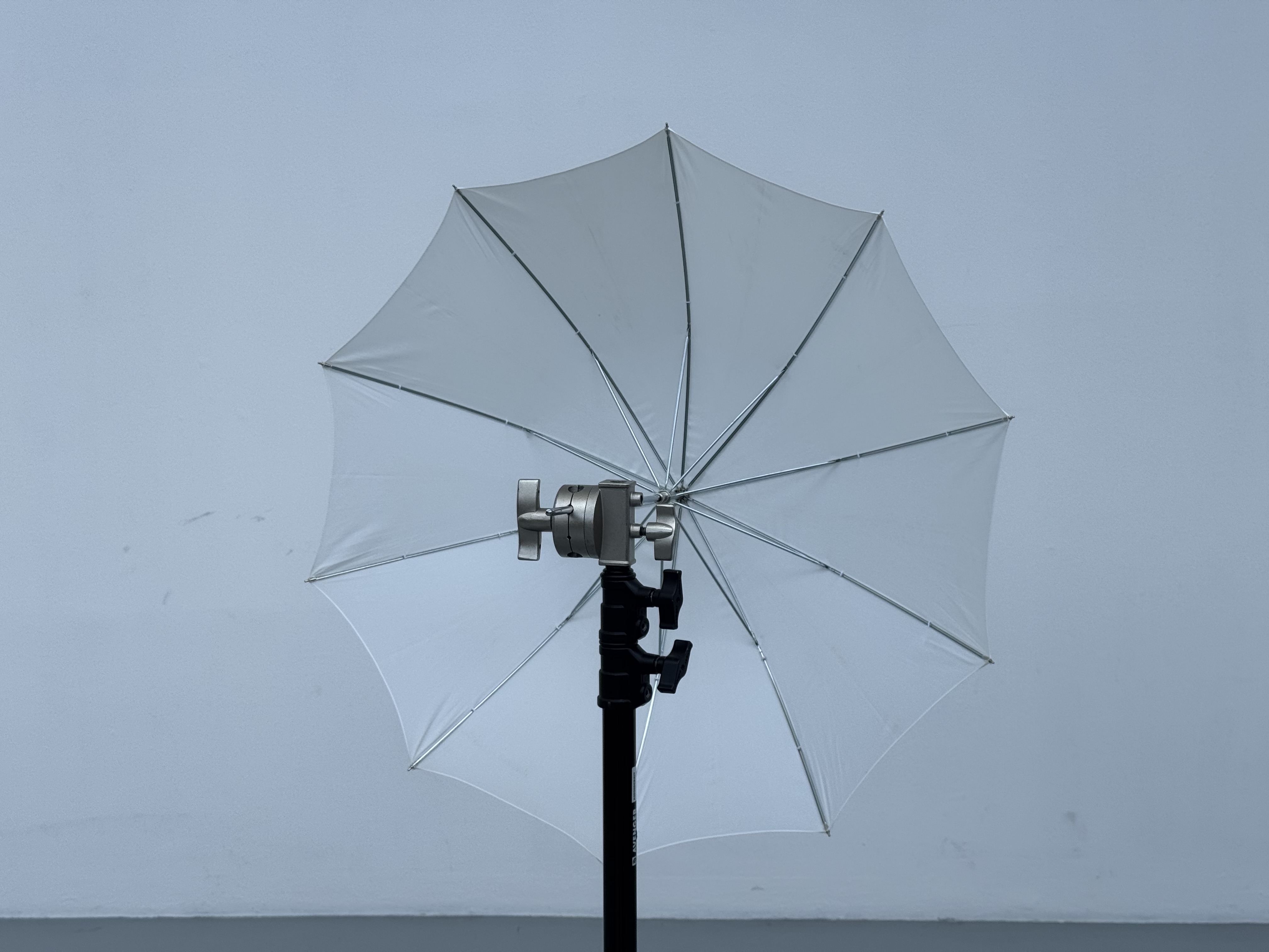 Bowens 2-in-1 Convertible Soft Diffuser White / Silver Reflector Umbrella (90cm)