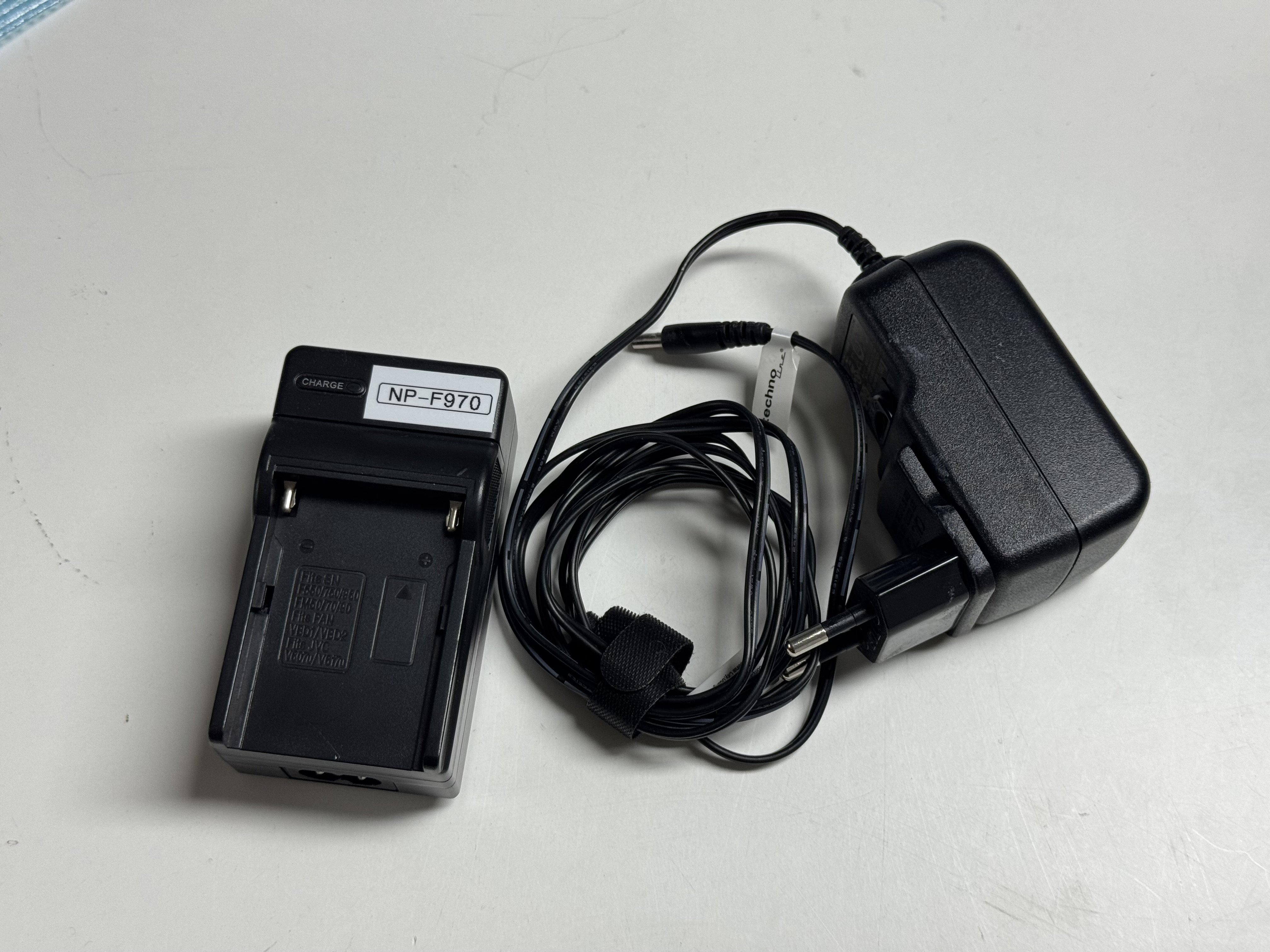 Sony NPF Ladegerät Original NP-F