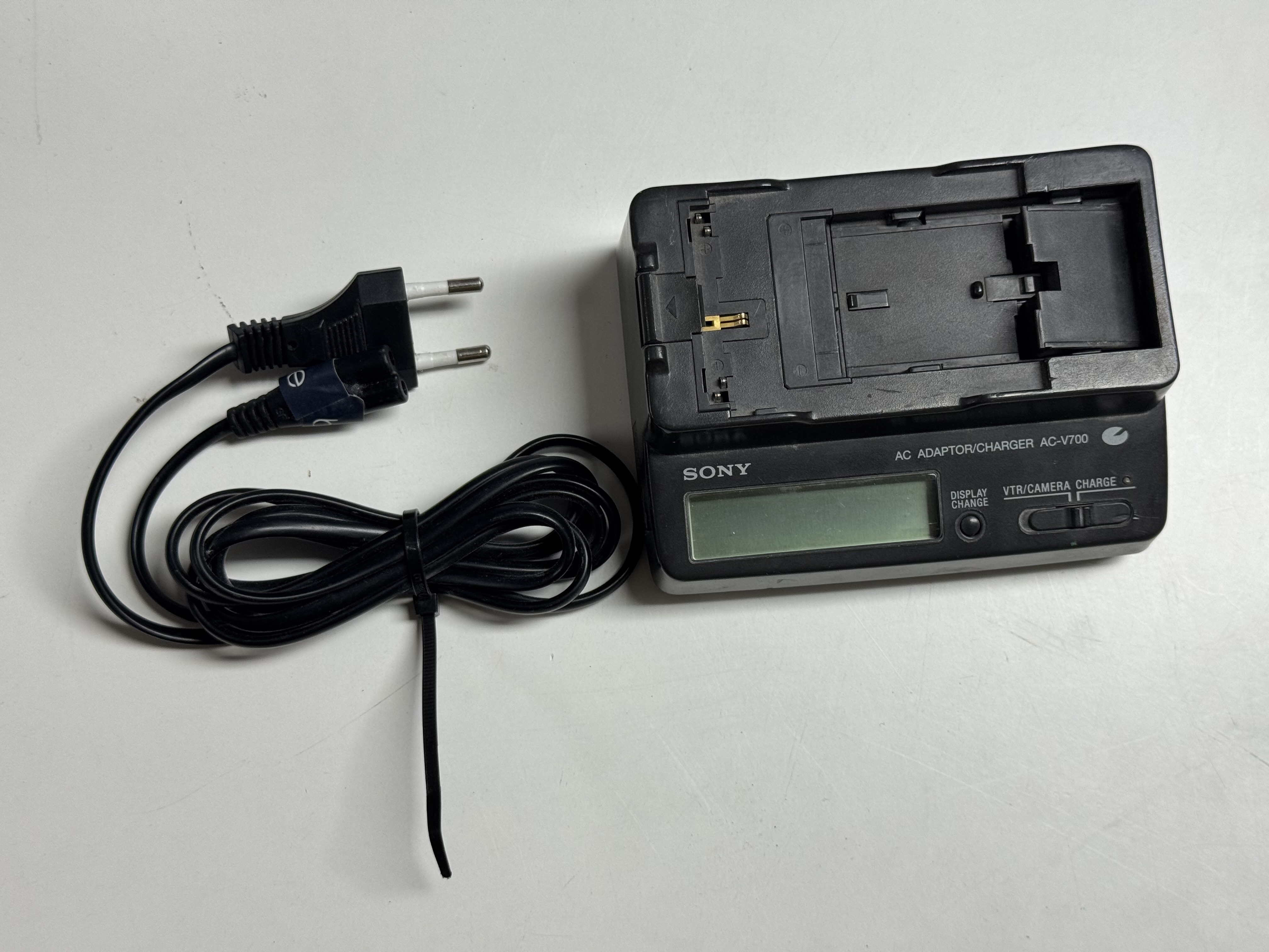 Sony NPF Ladegerät Original